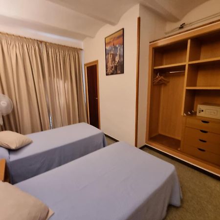 Pension El Ciervo Lloret de Mar Exteriör bild